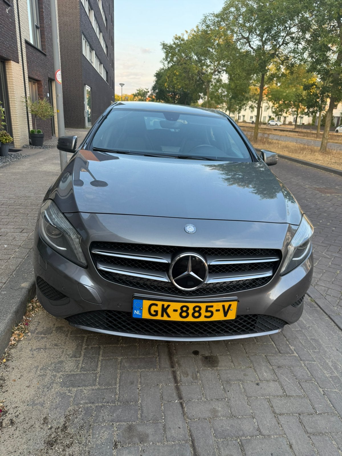 Mercedes-Benz A-Klasse 1.6 A180 Blue EFF AUT 2015 Grijs, Auto's, Automaat, Achterwielaandrijving, 1295 kg, 4 cilinders