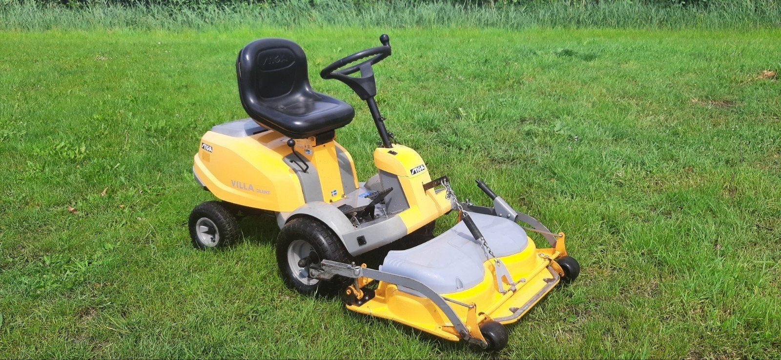 Mooie Stiga villa silent hydrostaat, Elektrische starter, Ophalen of Verzenden, 90 tot 120 cm, Stiga zitmaaier