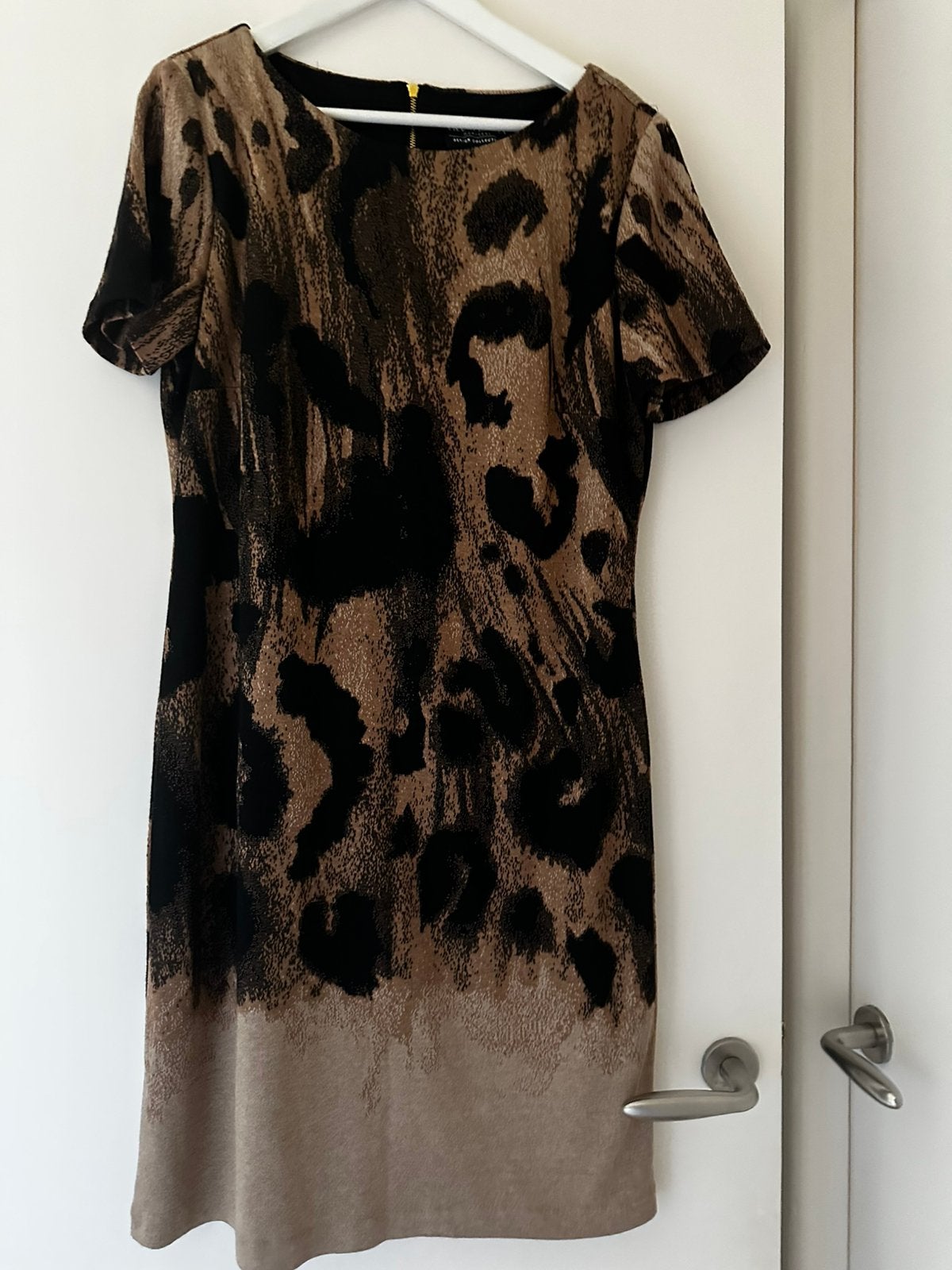Frank Lyman prachtige jurk maat 44 De jurk heeft 279€ gekost, Kleding | Dames, Bruin, Verzenden, Maat 42/44 (L), Zo goed als nieuw