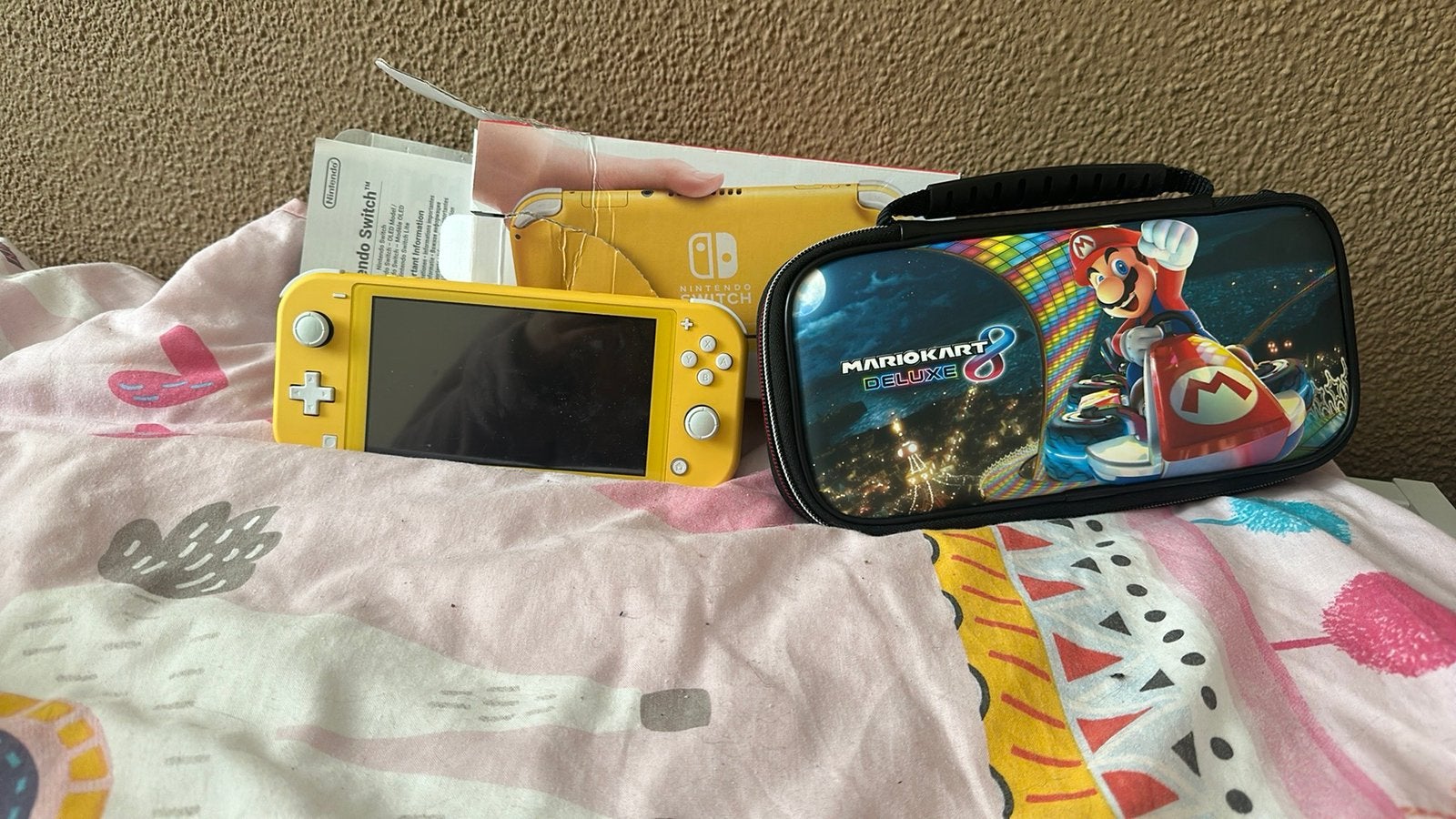 Nintendo Lite, Ophalen, Geel, Nieuw, Met beschermhoes of tas