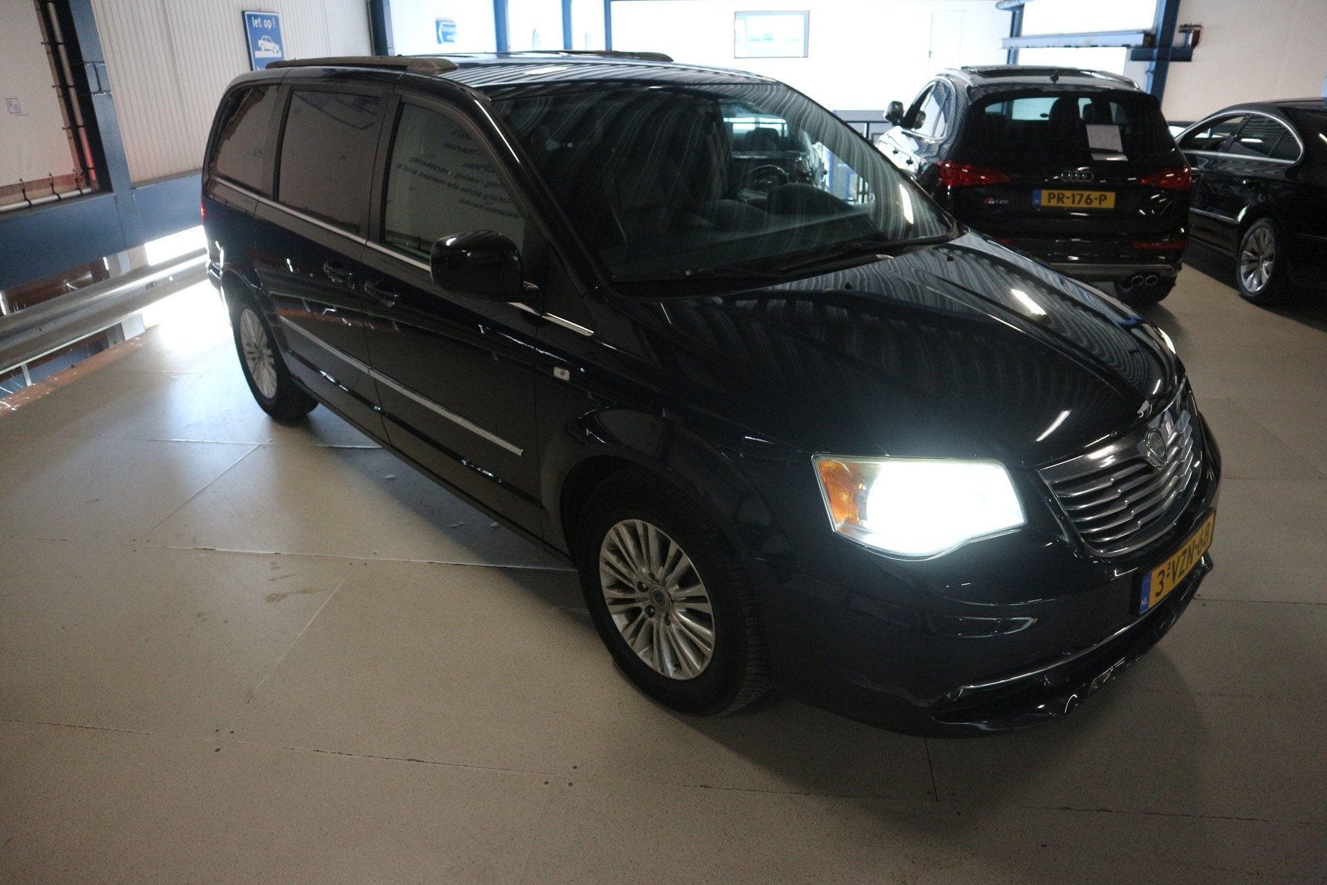 Lancia Voyager 2.8 MultiJet Silver / VAN / BEDRIJFSWAGEN / A, Auto's, Euro 5, Gebruikt, 4 cilinders, 163 pk
