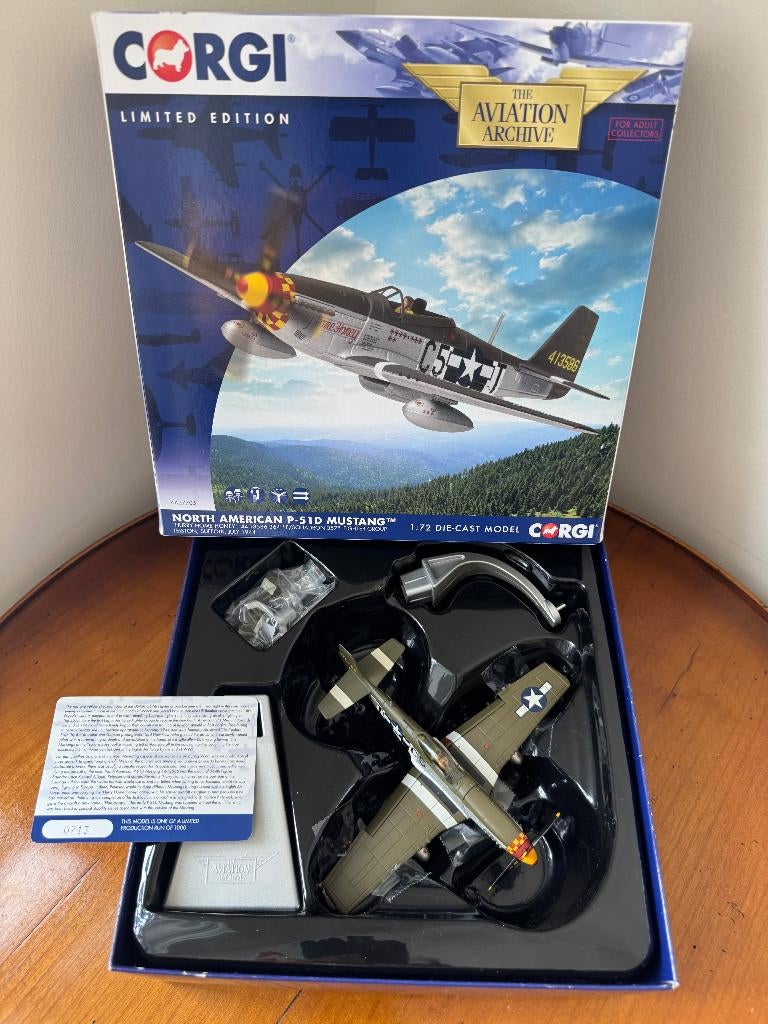 Corgi 1:72 P-51D Mustang Diecast Hurry Home Honey AA27705, Ophalen of Verzenden, Zo goed als nieuw, Schaalmodel