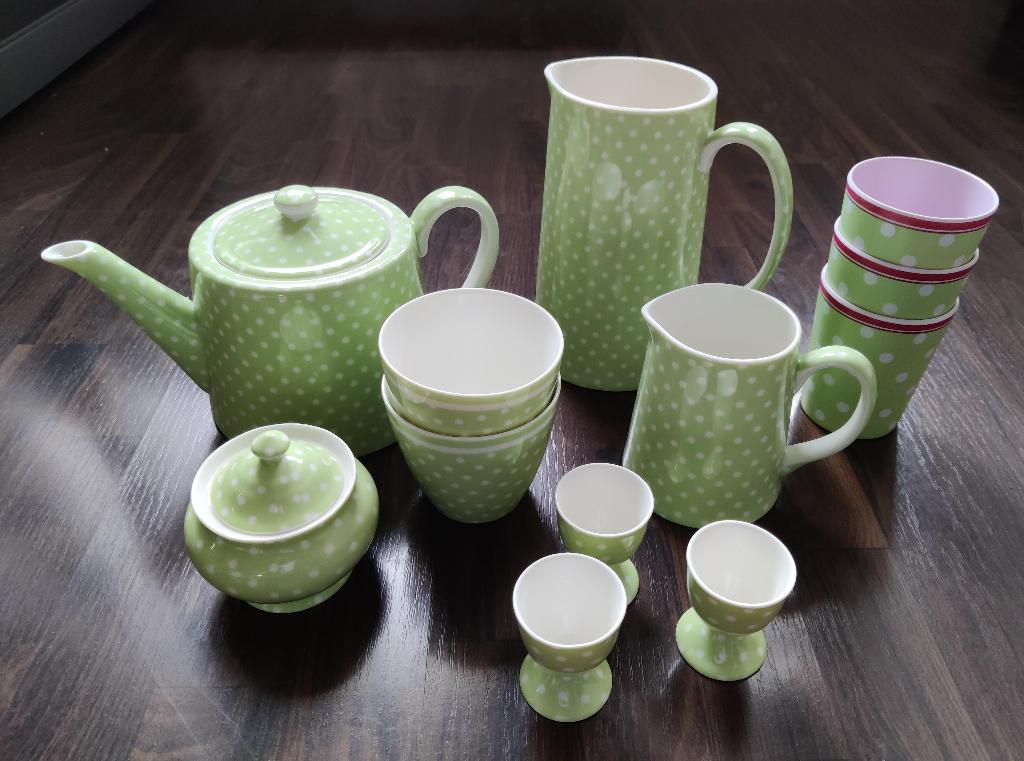 Servies Green Gate lichtgroen met witte noppen, Overige typen, Ophalen of Verzenden, Zo goed als nieuw, Overige stijlen