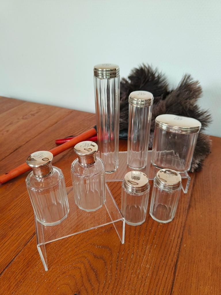 EngelsToiletset/Toilet set met gegraveerde zilveren dop, Ophalen of Verzenden, Zilver
