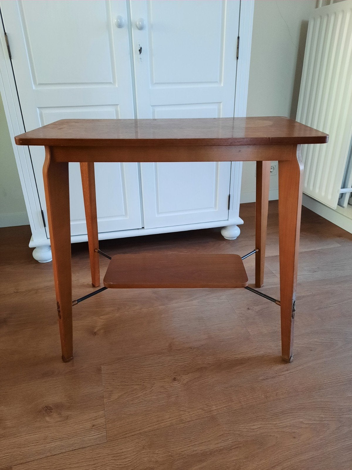 Te koop leuk vintage tafeltje, Antiek en Kunst, Ophalen