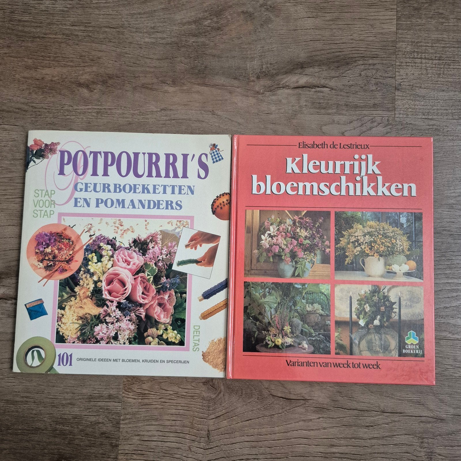 2 boeken: Kleurrijk Bloemschikken & Potpourri's Geurboekette, Ophalen of Verzenden, Gelezen, Overige onderwerpen, Elisabeth de Lestrieux e.a.