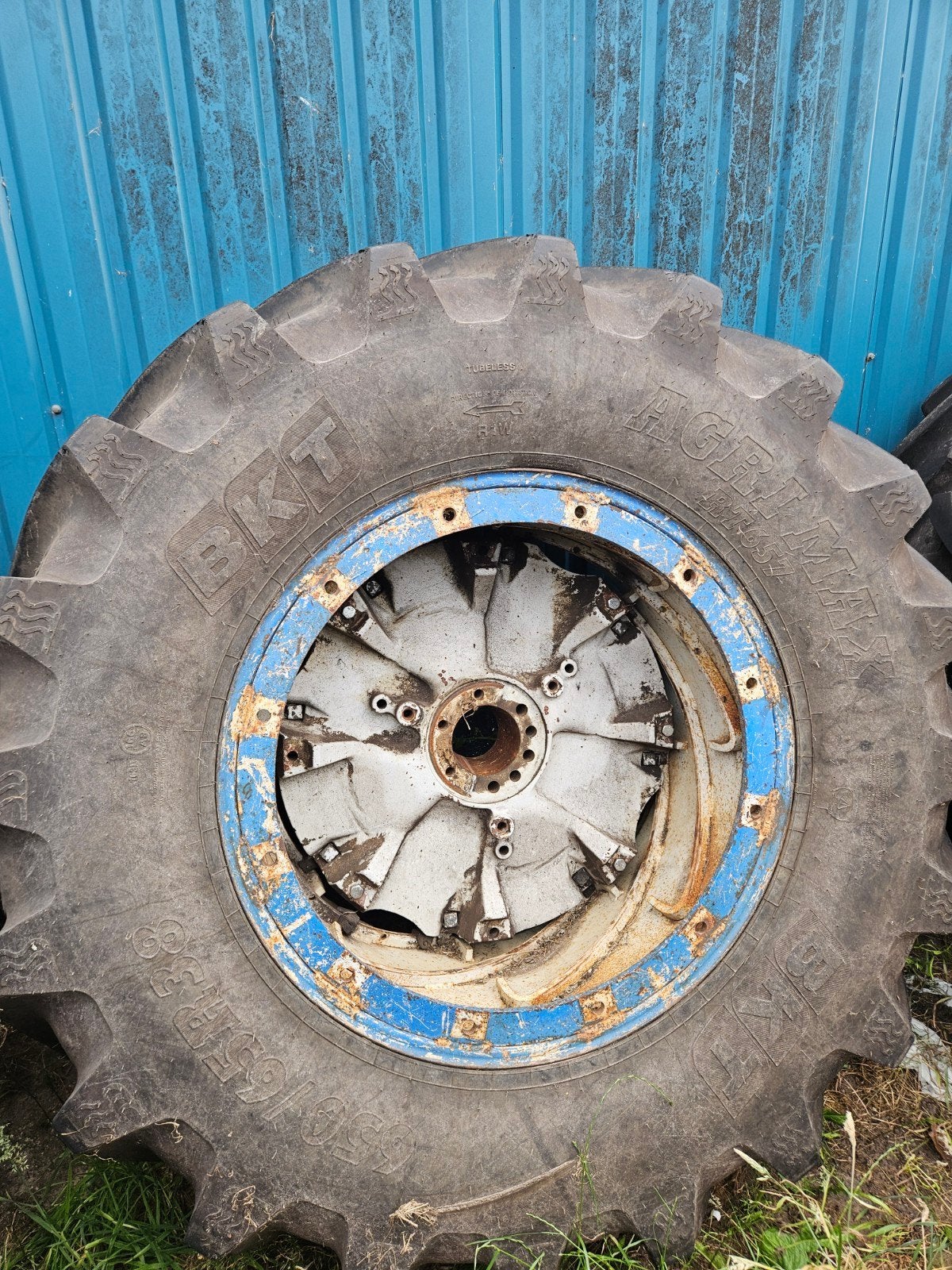 te koop banden, 650/65r38 540/65r28, Ophalen