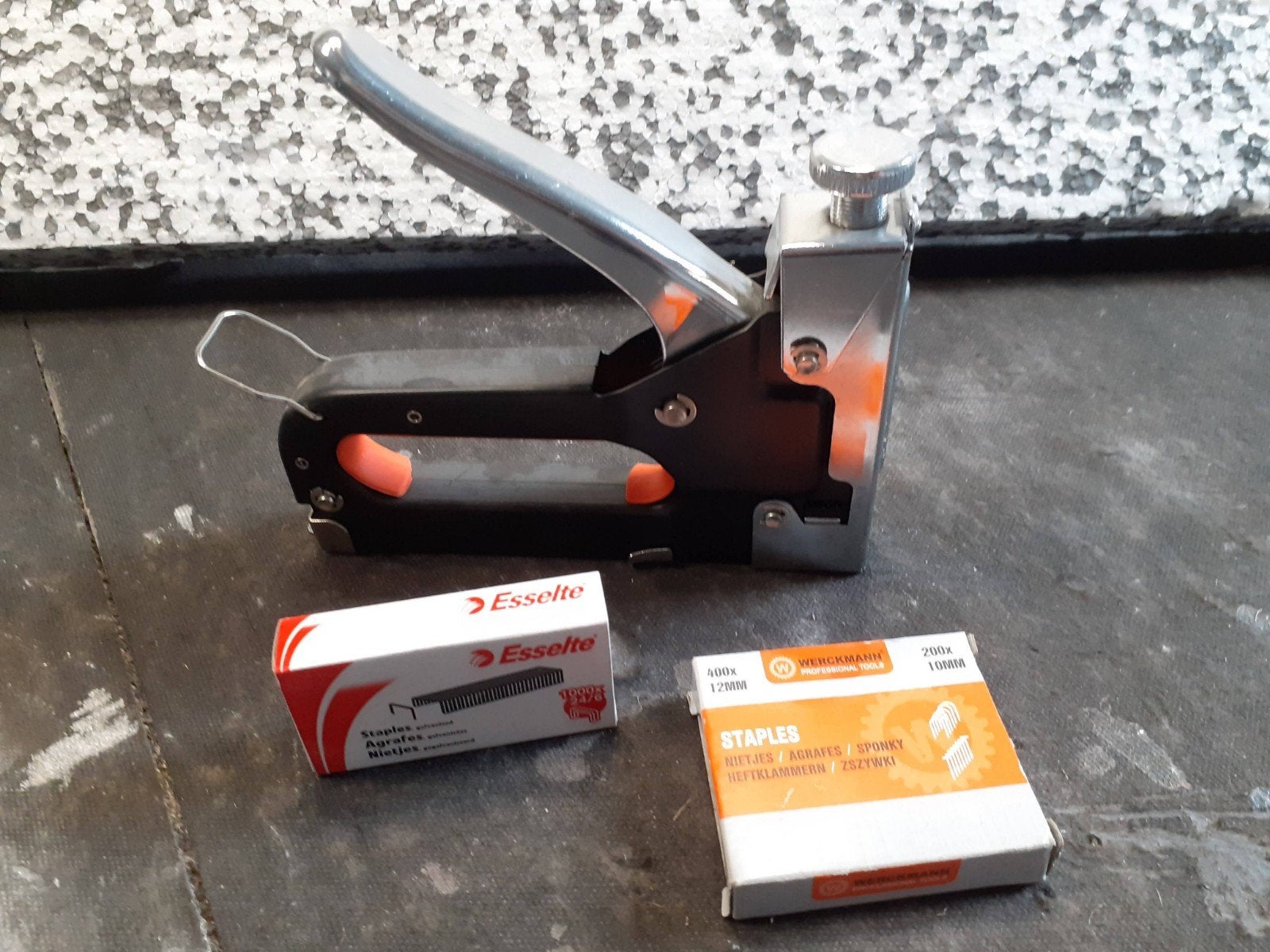 Handtacker met nietjes - Zo goed als nieuw, Ophalen of Verzenden, Zo goed als nieuw, Tacker/nietmachine, Overige merken