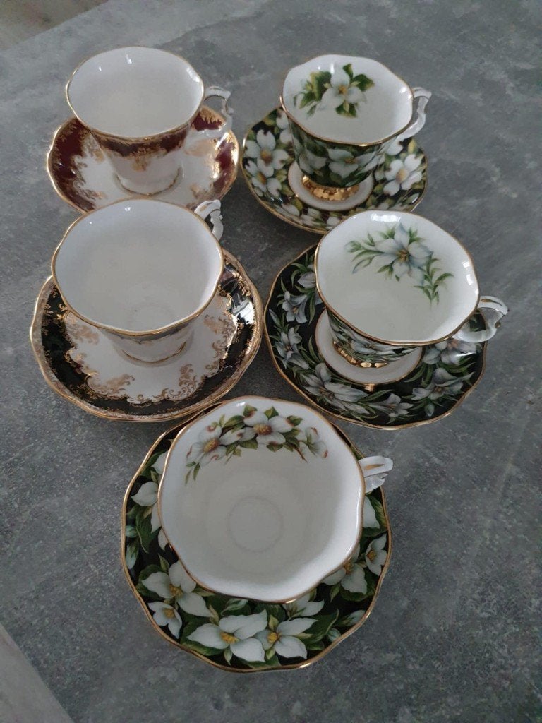 Mooi porselein 5 x kop + schotels van Royal Albert, Antiek en Kunst, Ophalen