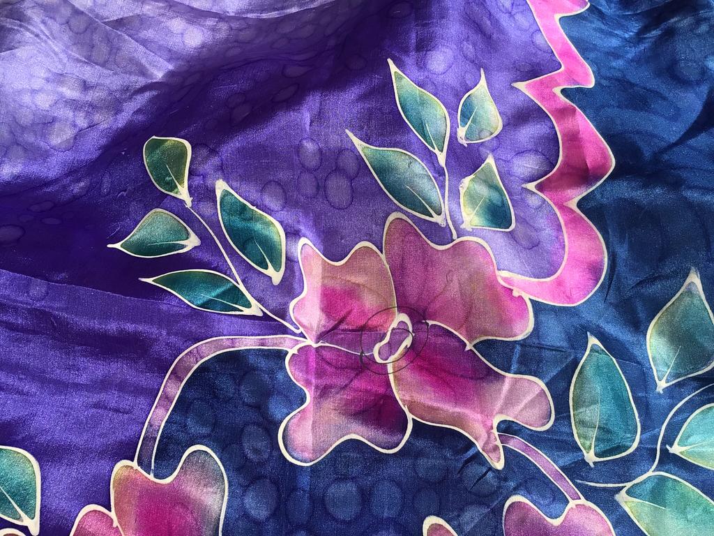 Handgeschilderde sjaal, zijde, paars, blauw, roze., Ophalen of Verzenden, Zo goed als nieuw, Maat 46/48 (XL) of groter, Sjaal