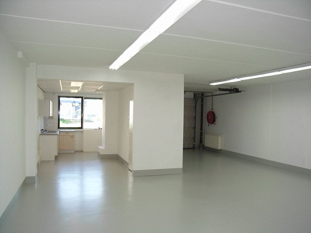 bedrijfsruimte kantoor werkplaats praktijkruimte  2x 90m2, 180 m², Huur, Bedrijfsruimte