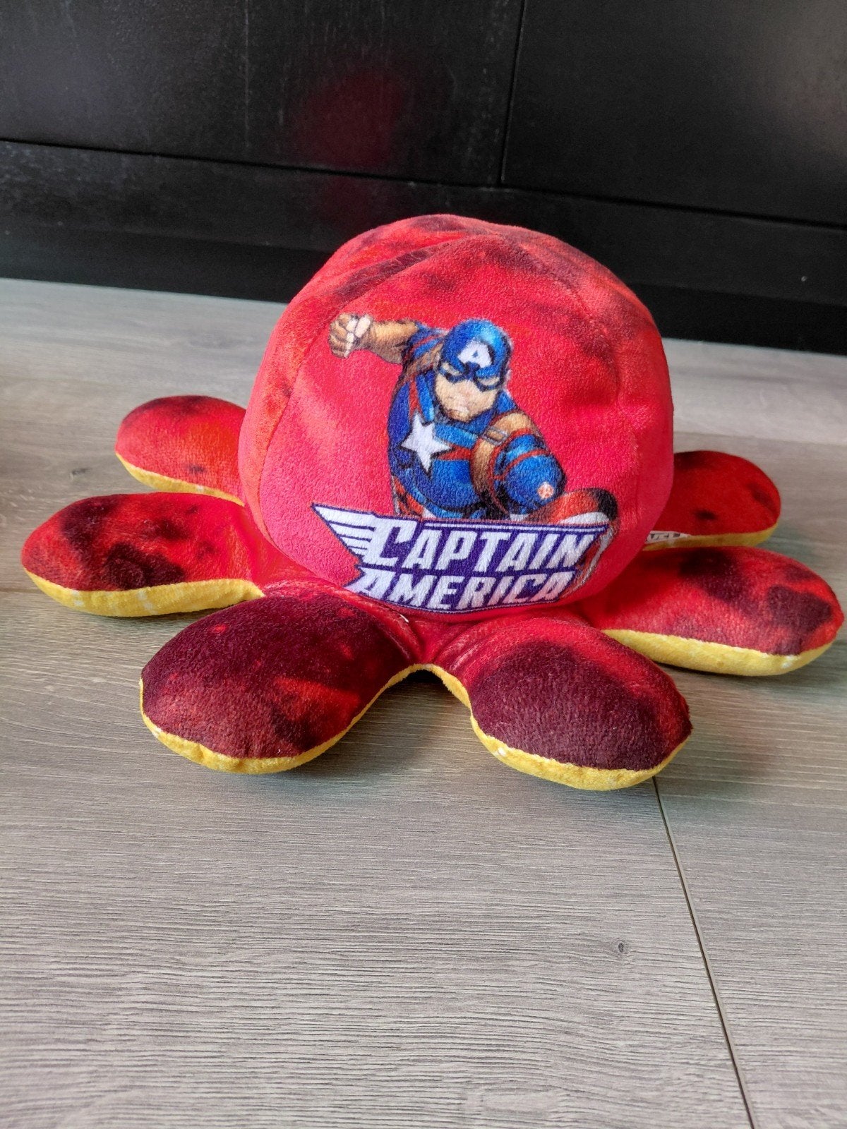 Marvel Octopus / Iron Man / Captain America, Kinderen en Baby's, Speelgoed | Knuffels en Pluche, Ophalen of Verzenden, Zo goed als nieuw