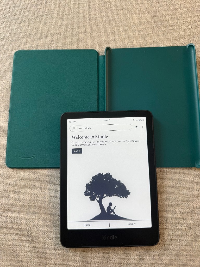 E-Reader Amazon Kindle Paperwhite 12.gen 16GB + Cover(3), Amazon Kindle, Ophalen of Verzenden, Zo goed als nieuw, 7 inch