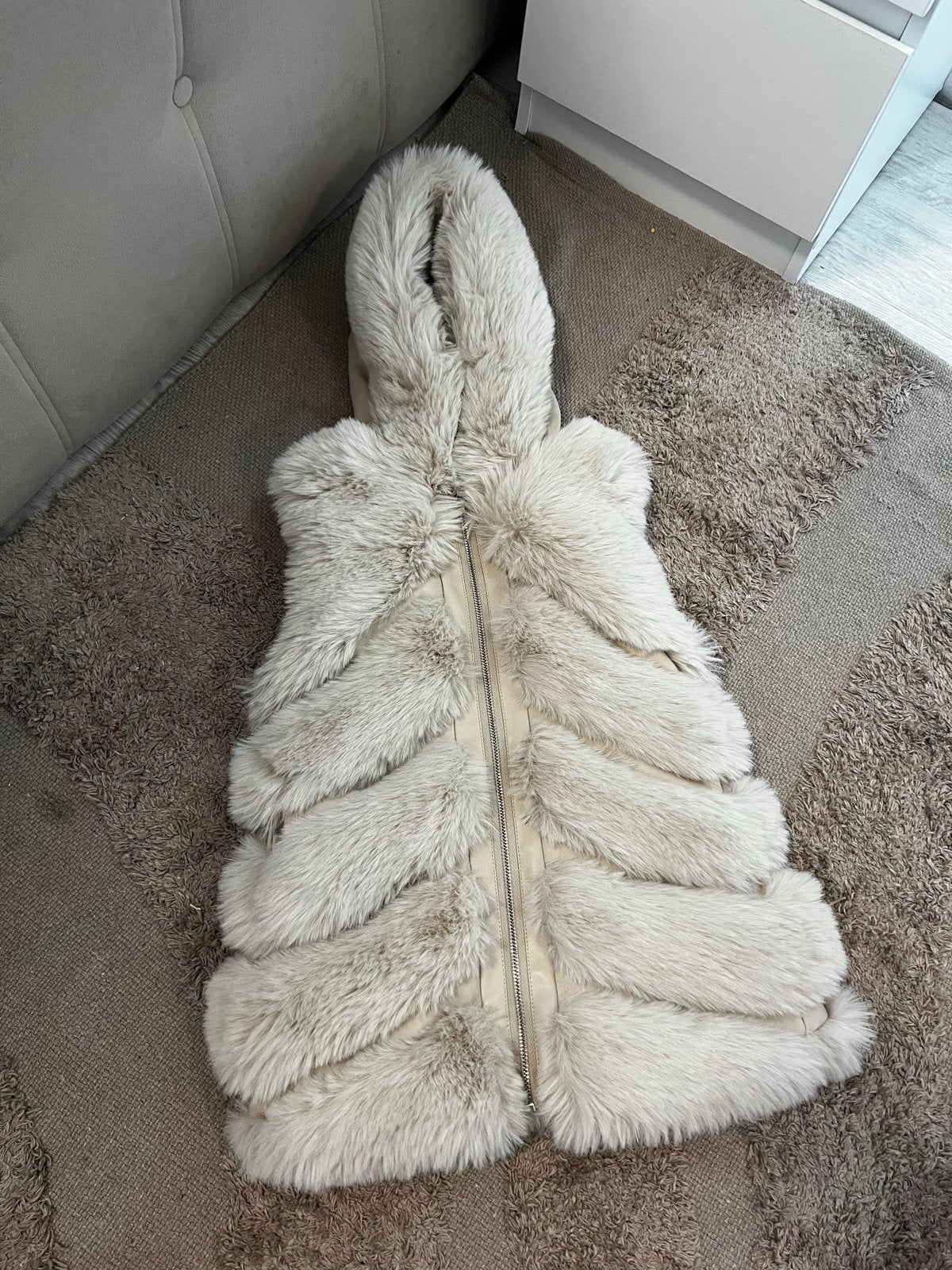 Mooi bont vestje met capuchon voor meisjes (4 jaar), Ophalen of Verzenden, Zo goed als nieuw, Meisje, Trui of Vest