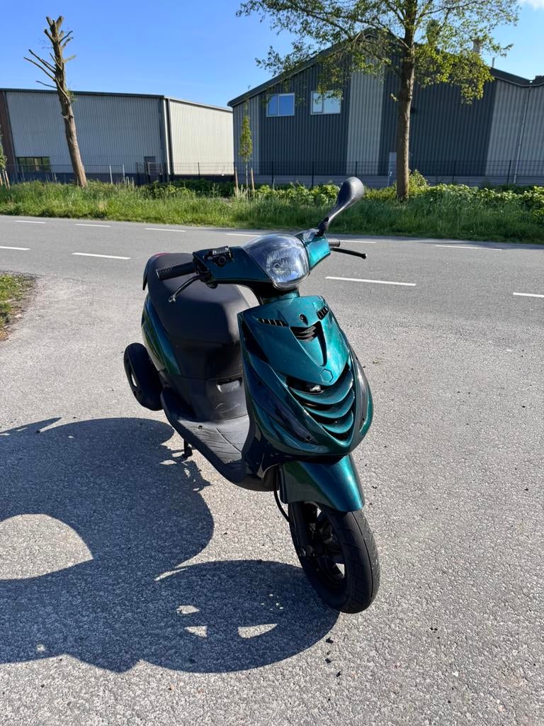 Piaggio Zip E5 iGET Brom, Fietsen en Brommers, Scooters | Piaggio, Zo goed als nieuw, Zip, Maximaal 45 km/u, Benzine, Ophalen
