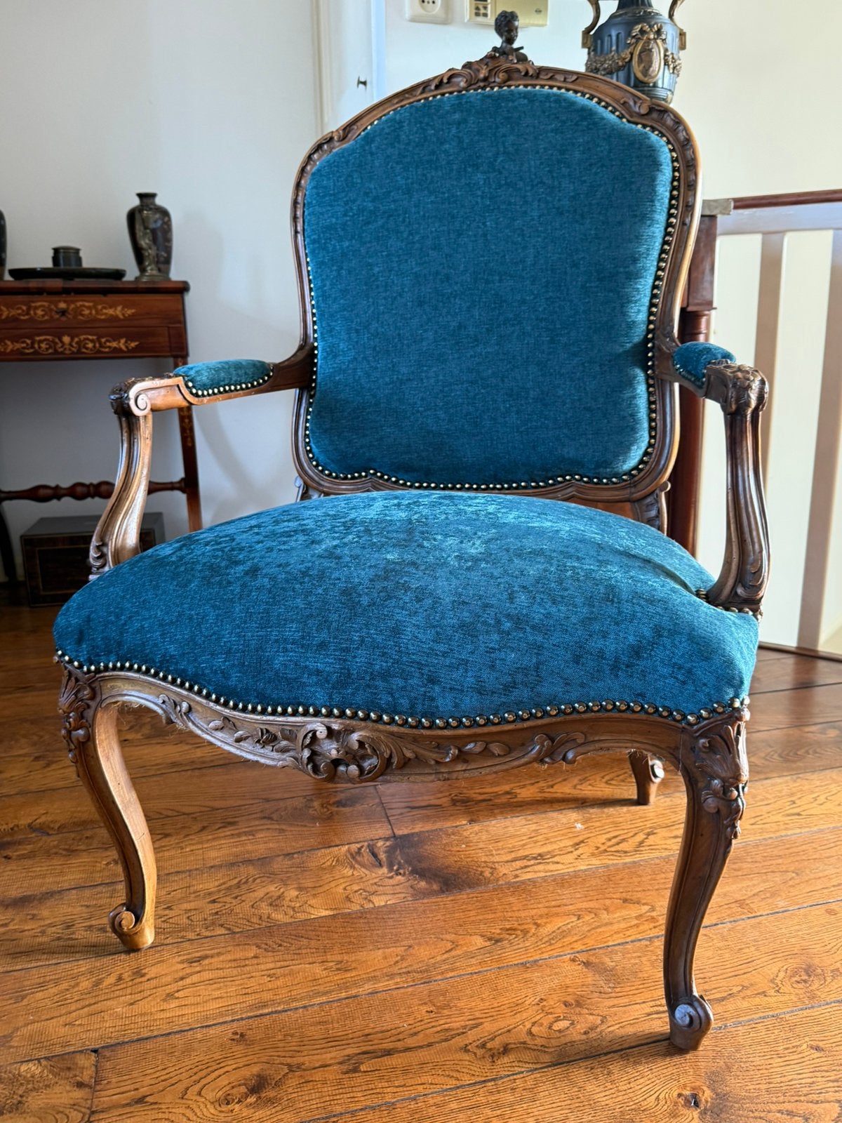 Fraaie 19e eeuwse Louis XV fauteauil, Ophalen