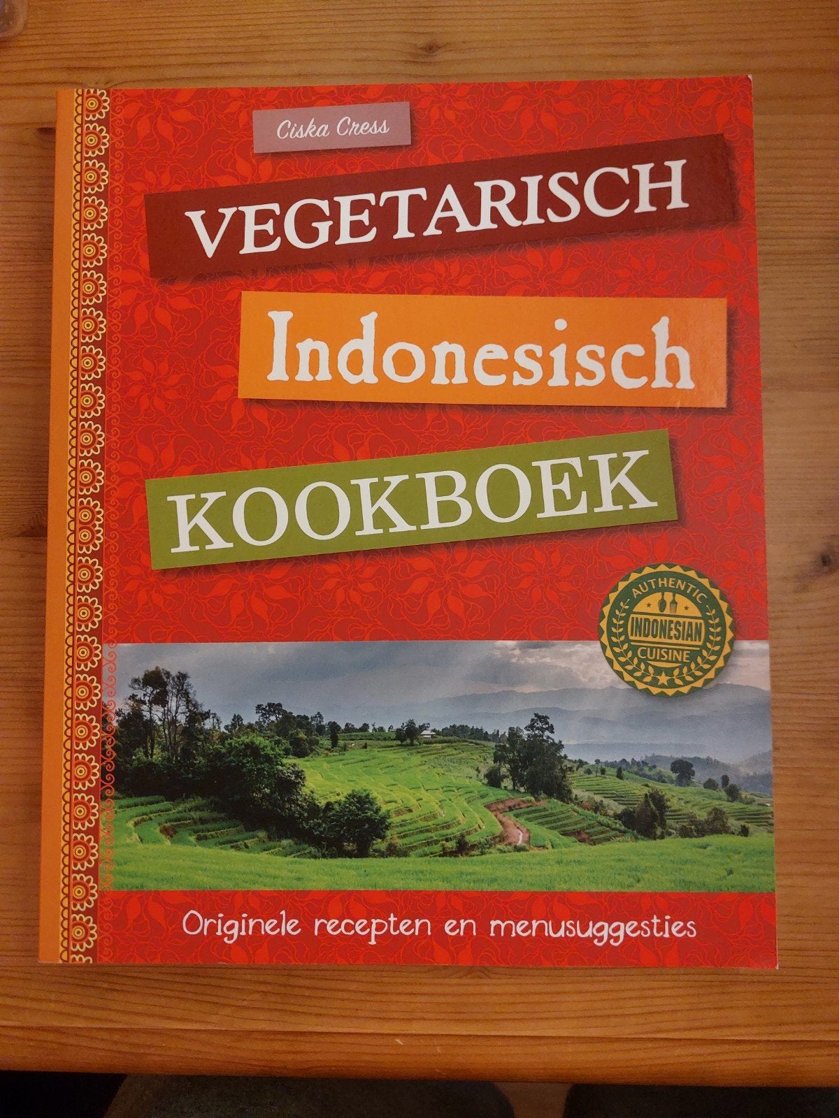 Ciska Cress - Vegetarisch Indonesisch kookboek, Boeken, Azië en Oosters, Vegetarisch, Ophalen of Verzenden, Zo goed als nieuw