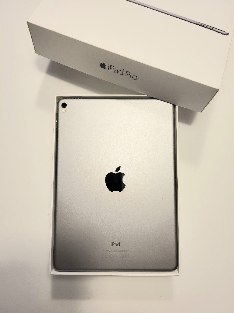 Apple iPad Pro 9.7 inch, 32 GB zeer goede staat, gratis hoes, Computers en Software, Apple iPads, 32 GB, Apple iPad, Zo goed als nieuw