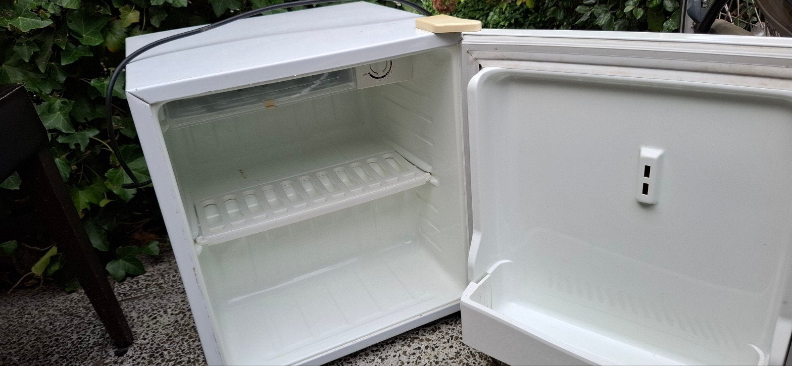 Compacte Samsung koelkast tafelmodel - Werkt nog prima!, Ophalen, Gebruikt, Minder dan 75 liter, Met vriesvak