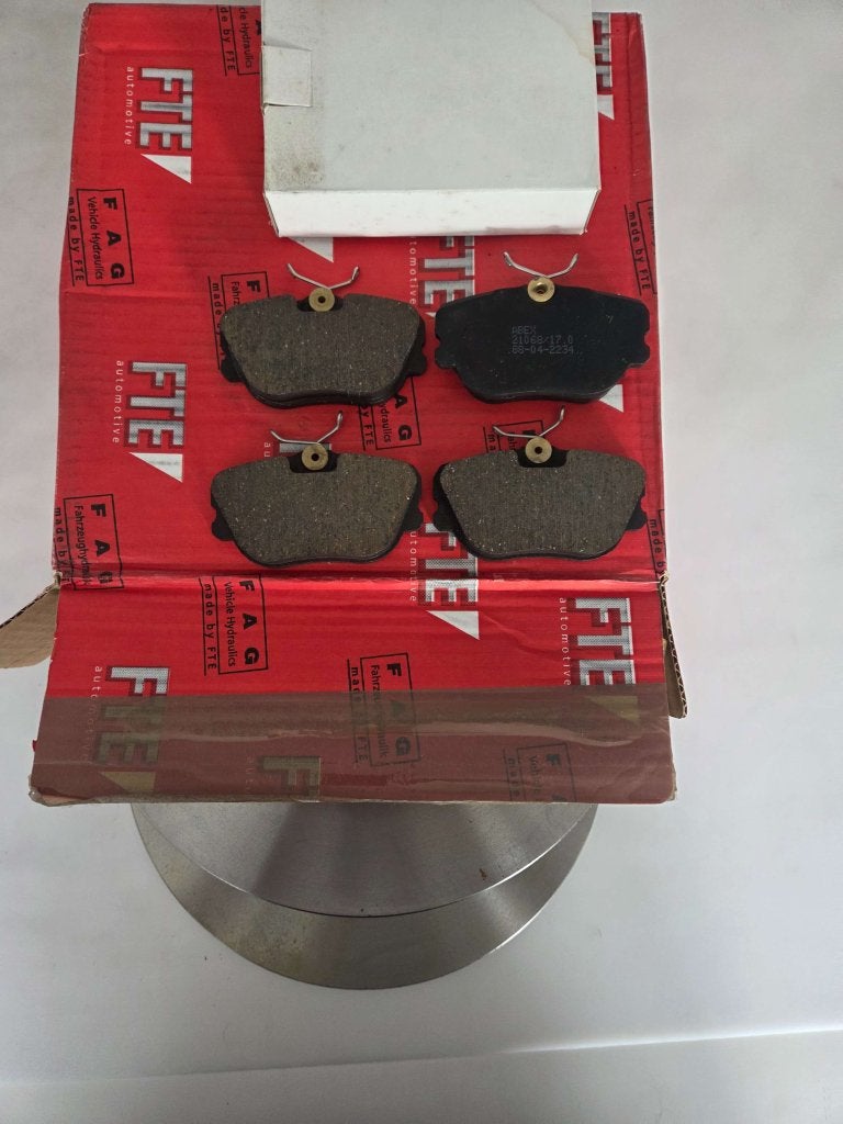 Set Voorremmen Remschijven Remblokken Mercedes 190 W201, Niet ingevuld, Ophalen of Verzenden, Niet ingevuld, Niet ingevuld