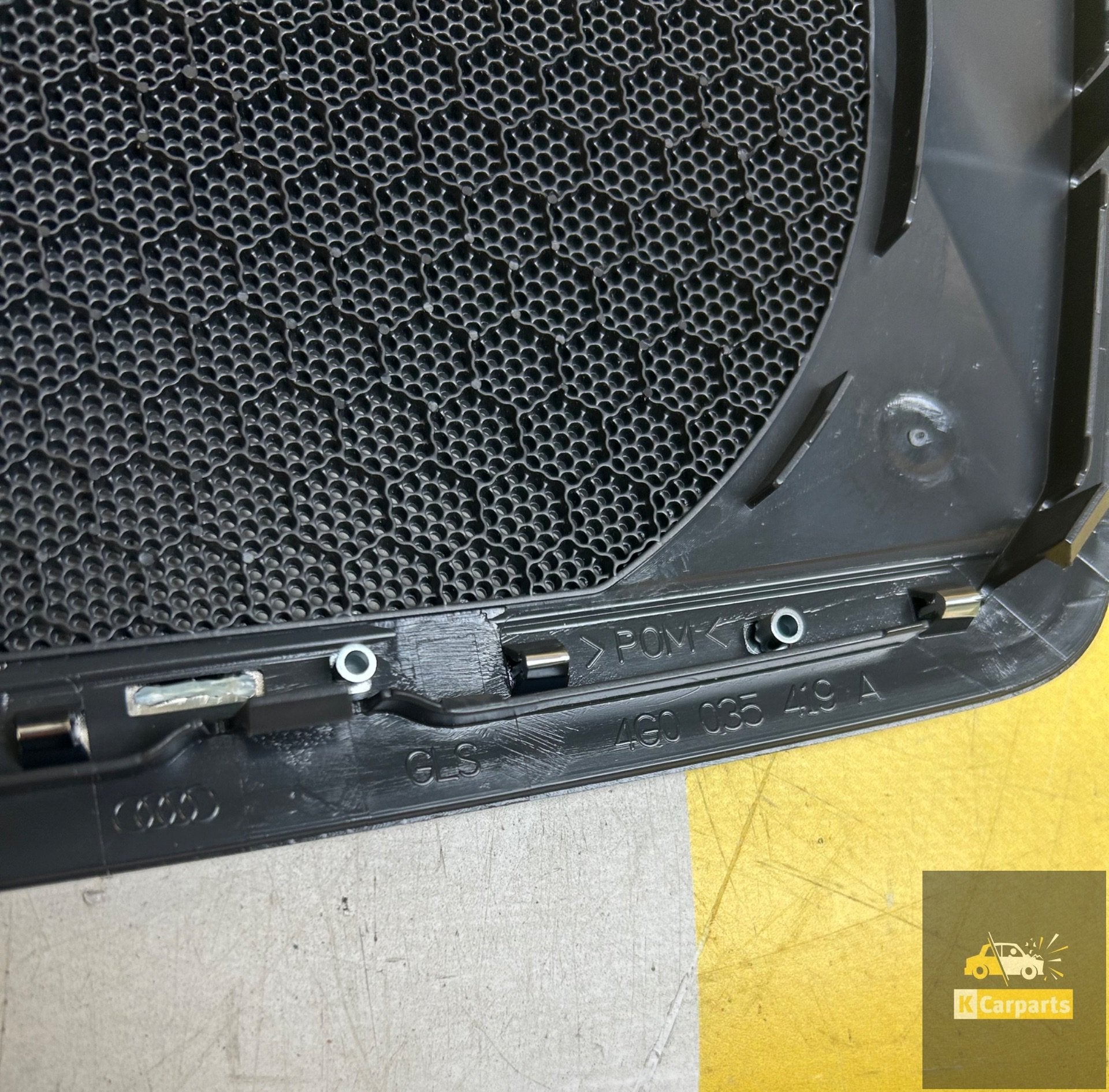 AUDI A6 Bose luidsprekerafdekking links voor 4G0035419A, Info@fabrikant.eu, Fabrikantstraat 1
1000 AA  Amsterdam, NL, Fabrikant BV