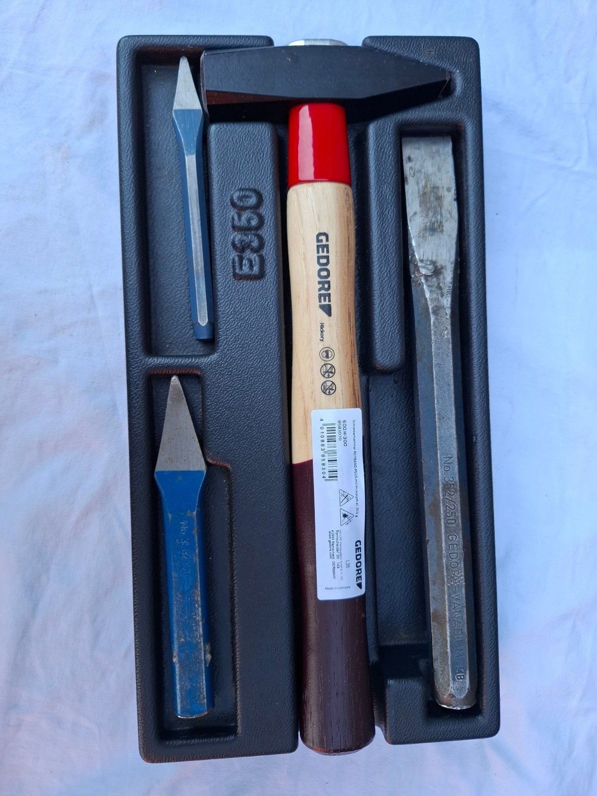 nieuwe gedore hamer en gebruikte gedore beitels met inlay, Doe-het-zelf en Verbouw, Gereedschap | Handgereedschap, Ophalen of Verzenden