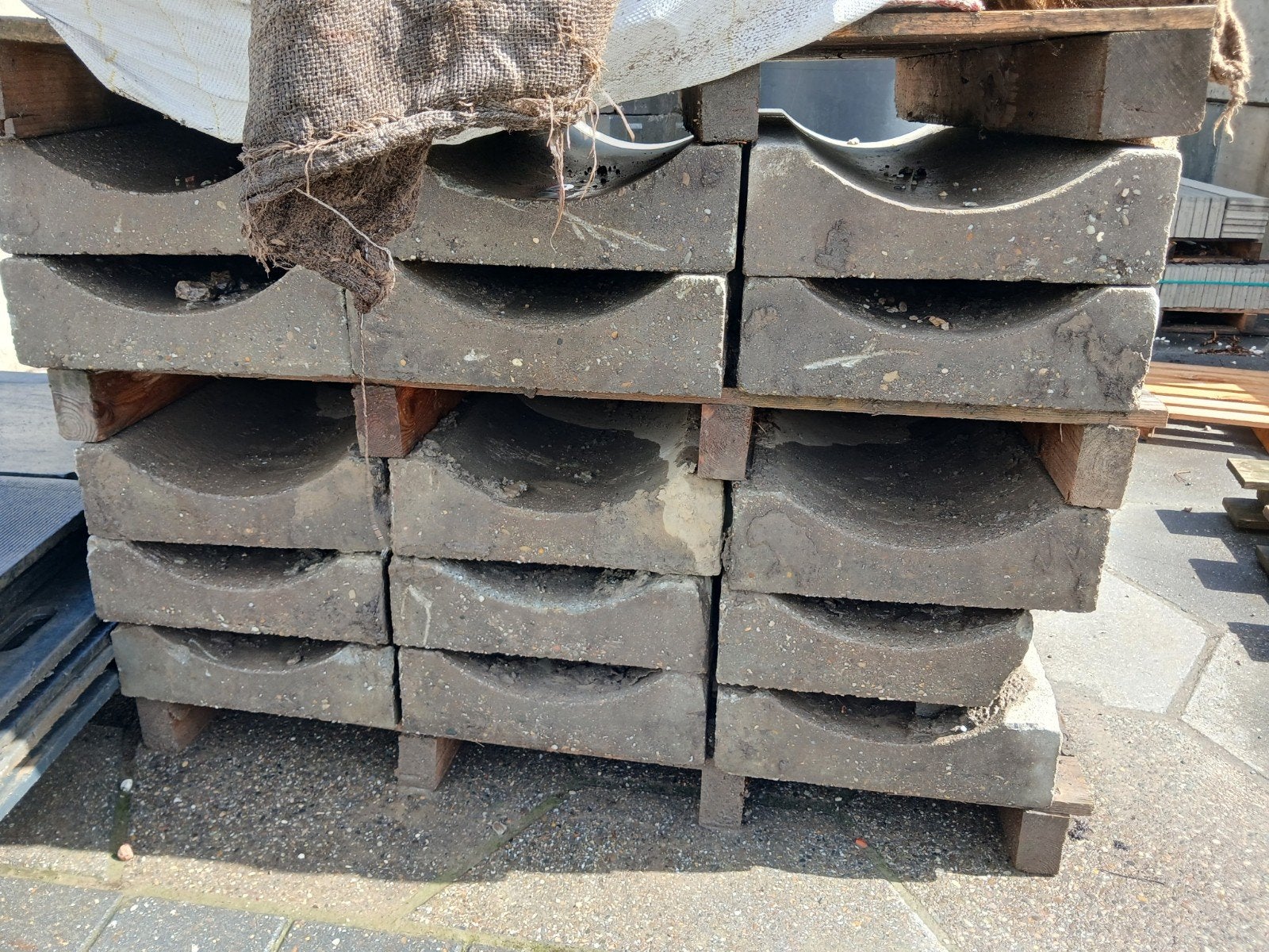 15 st Molgoot beton goten 100x40x12cm, Ophalen, 50 mm of meer, Pallet, Minder dan 200 cm