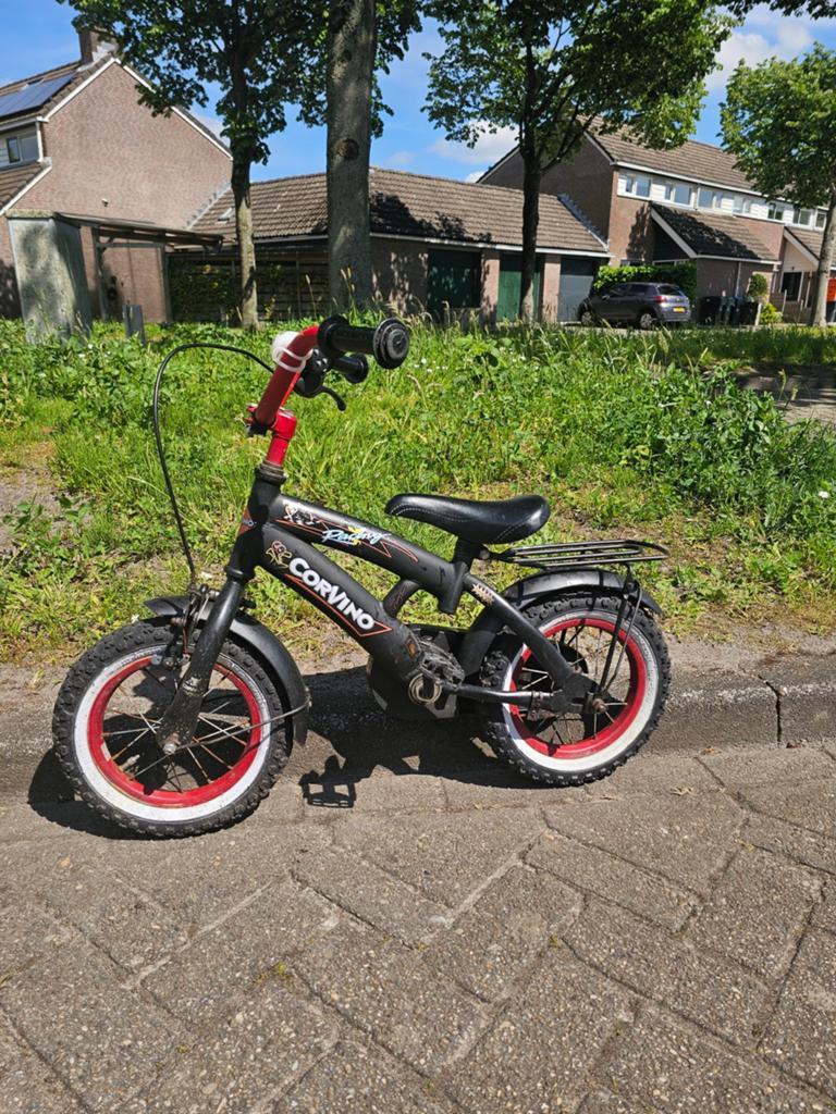 Corvino kinderfiets 12 inch - Zwart/Rood, Ophalen, Gebruikt, Minder dan 16 inch