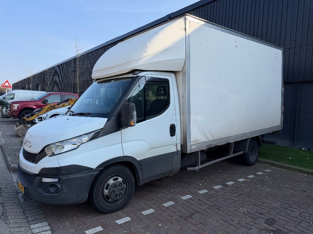 Iveco Daily Bakwagen met laadklep 2017 NIEUWE MOTOR, 13 km/l, Iveco, Wit, Bedrijf