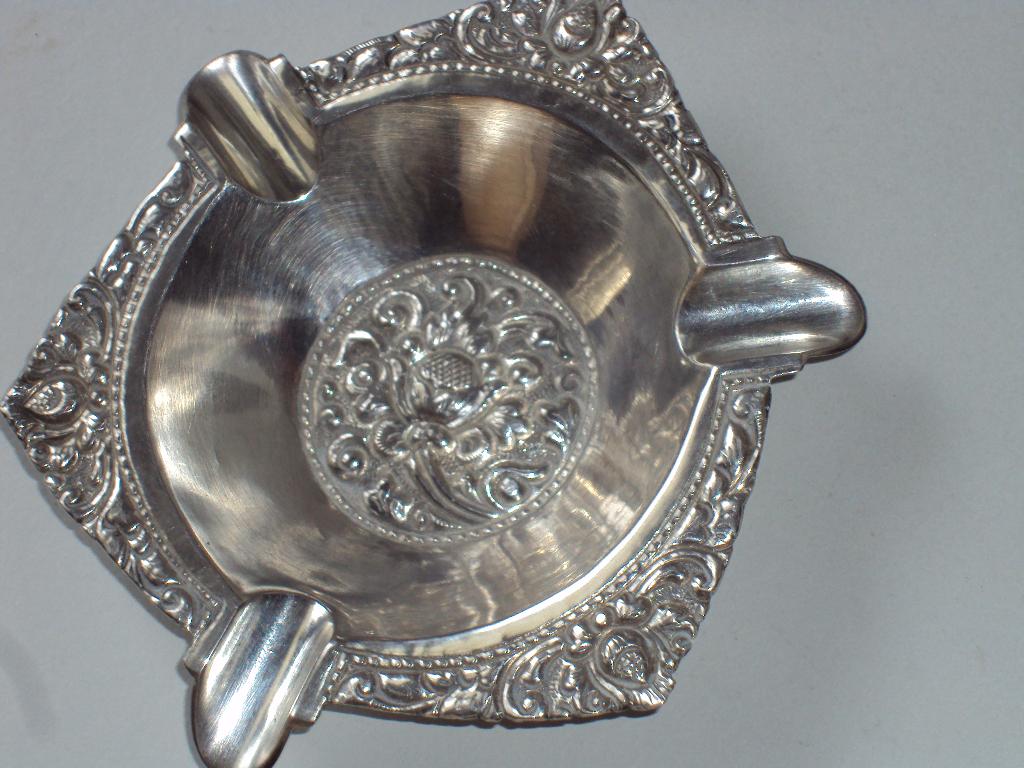 Oud Djokja Zilveren asbakje, Verzenden, Zilver