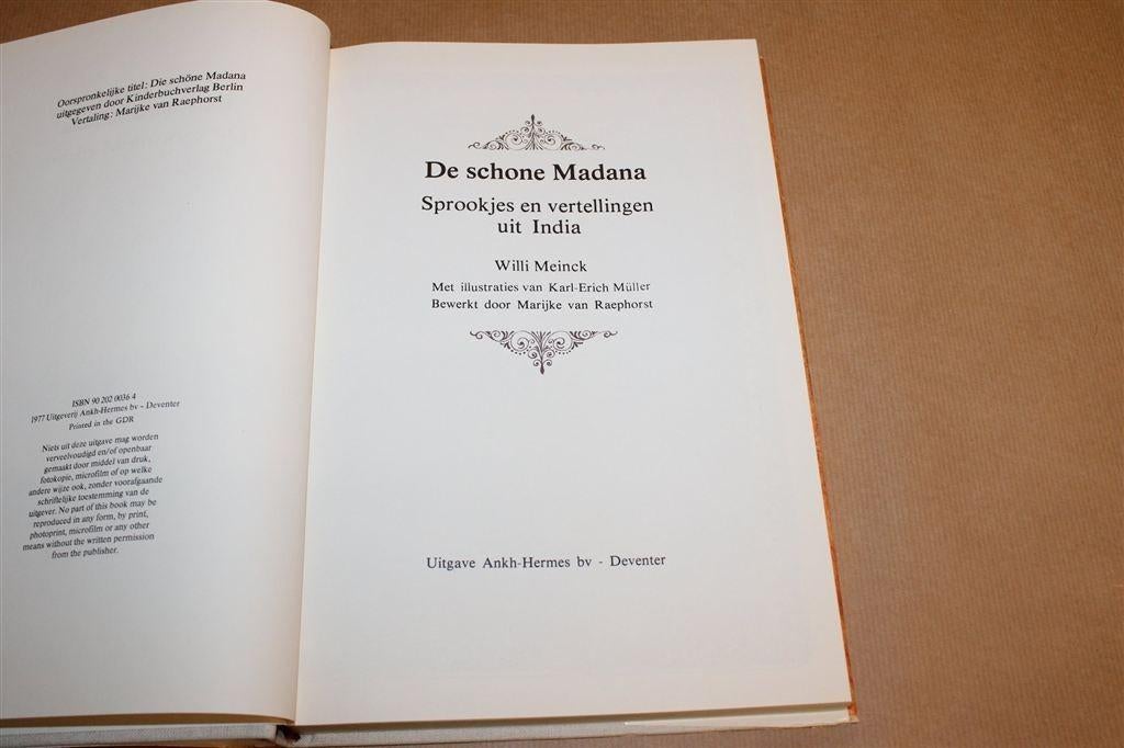 De Schone Madana — Indiase Sprookjes en Vertellingen, Boeken, Ophalen of Verzenden, Gelezen