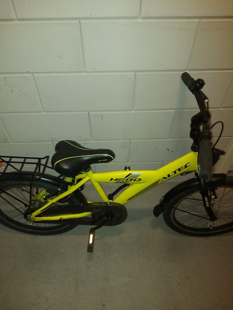 Altec Hero kinderfiets 20 inch - Zo goed als nieuw, Ophalen, Zo goed als nieuw, Terugtraprem, 16 tot 20 inch