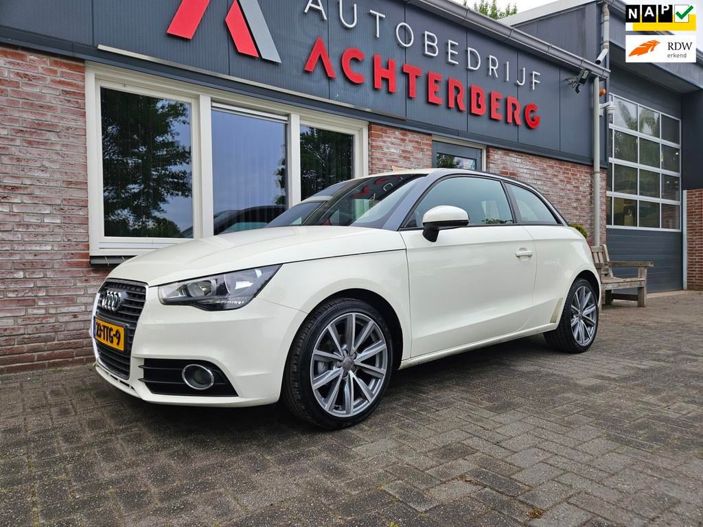 Audi A1 1.2 TFSI Ambition Pro Line Business 17 INCH! Airco!, Auto's, Voorwielaandrijving, Euro 5, 4 cilinders, 4 stoelen