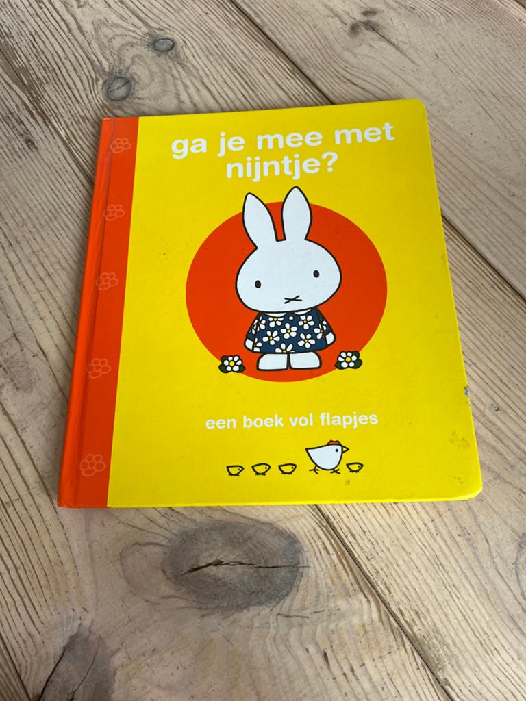 Ga je mee met Nijntje? Een boek vol flapjes, Ophalen, Zo goed als nieuw, Uitklap-, Voel- of Ontdekboek, 1 tot 2 jaar