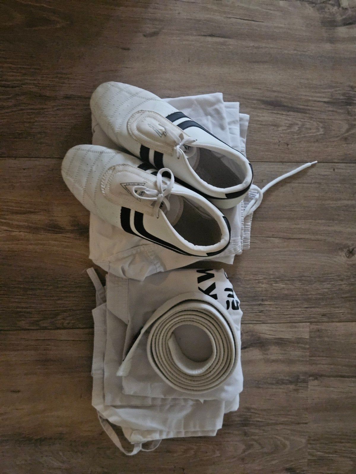 Complete Taekwondo Pak met Schoenen en Band, Gebruikt, Taekwondo, Maat XS of kleiner, Vechtsportpak