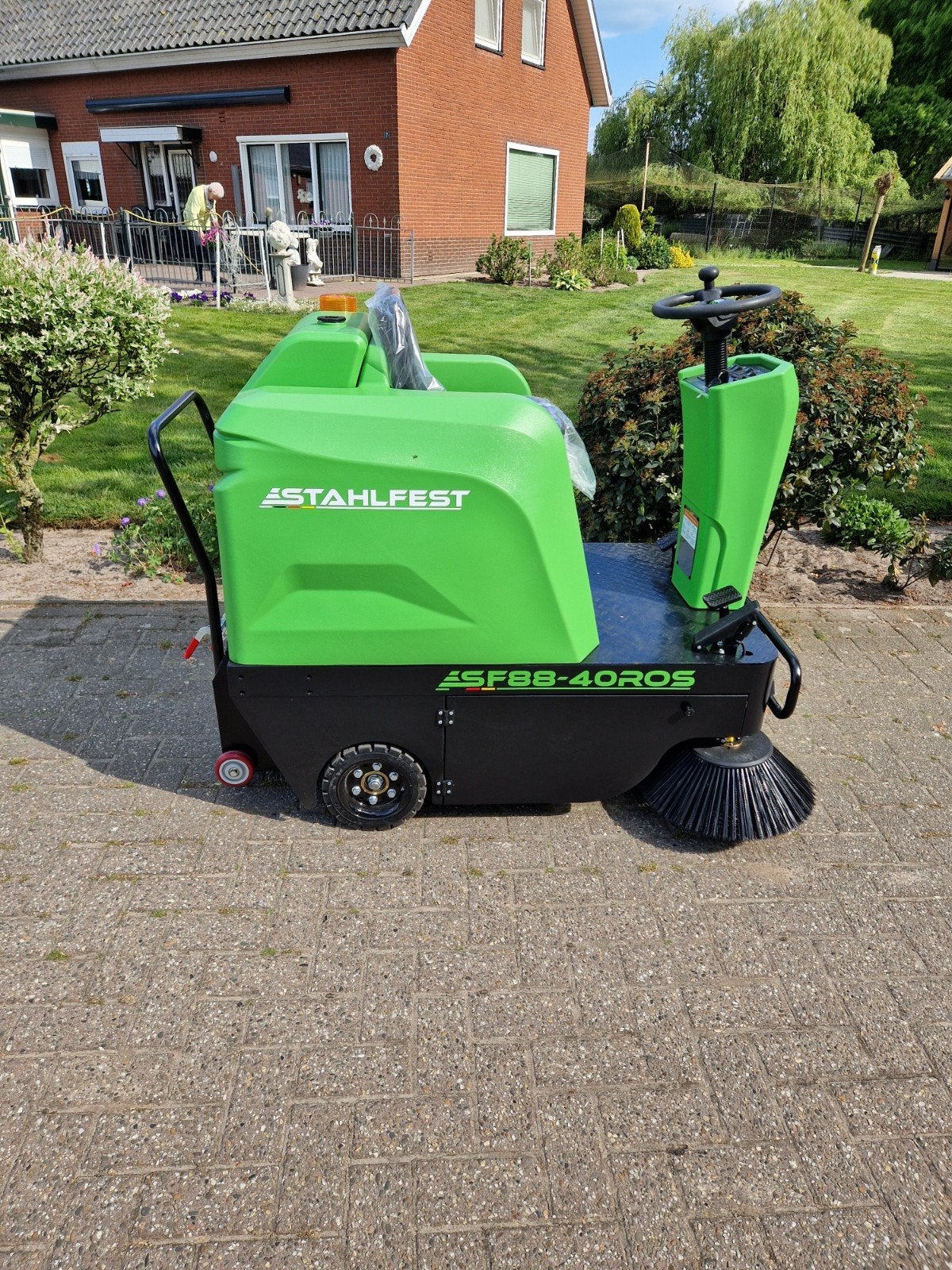 Stahlfest Veegmachine SF88-40ROS - Zo goed als nieuw, Ophalen, Zo goed als nieuw, Stahlfest