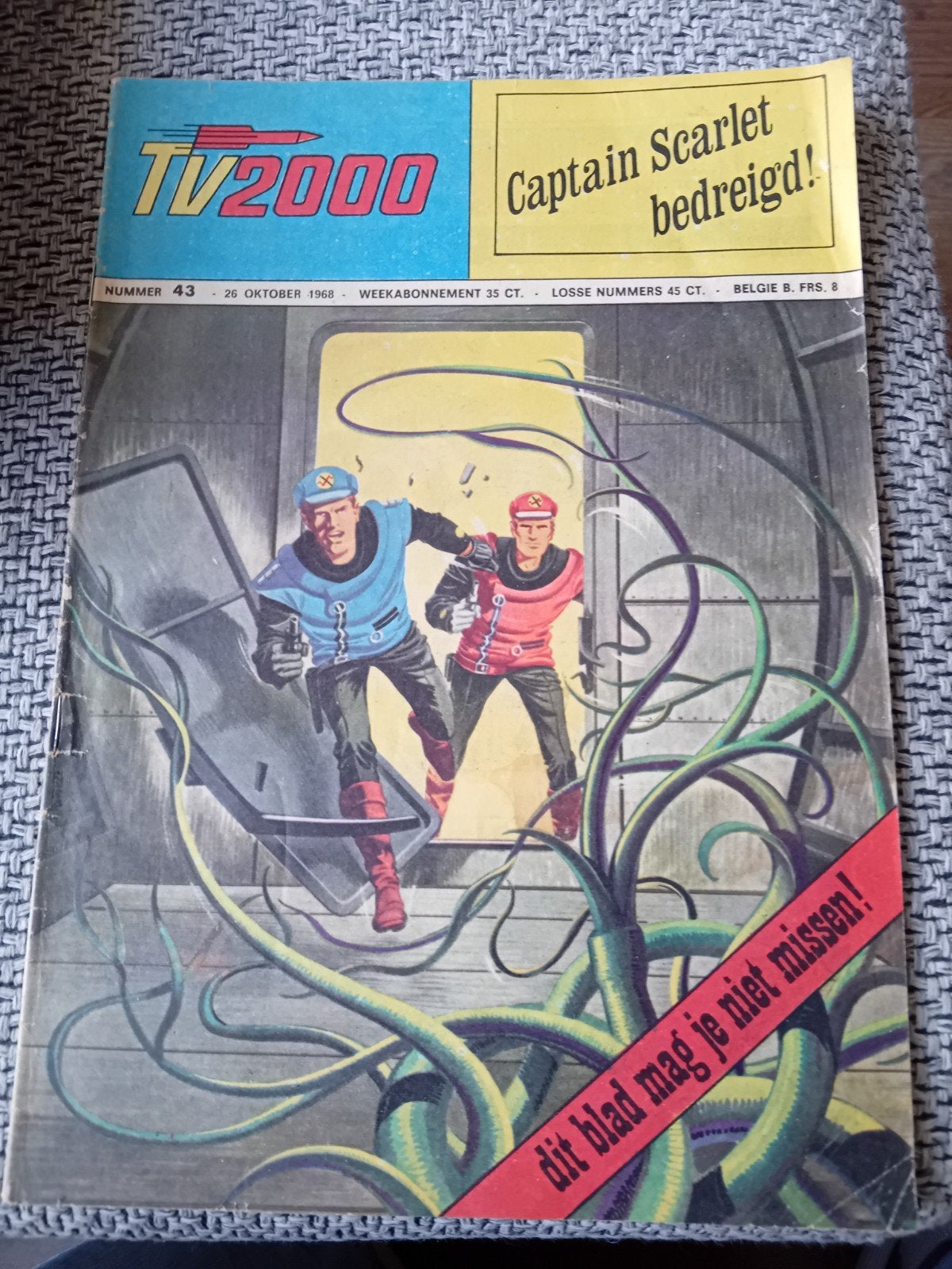 Oud Tv 2000 stripboekje Thunderbirds/Capt. Scarlet 1968, Meerdere stripboeken, Ophalen of Verzenden, Gelezen