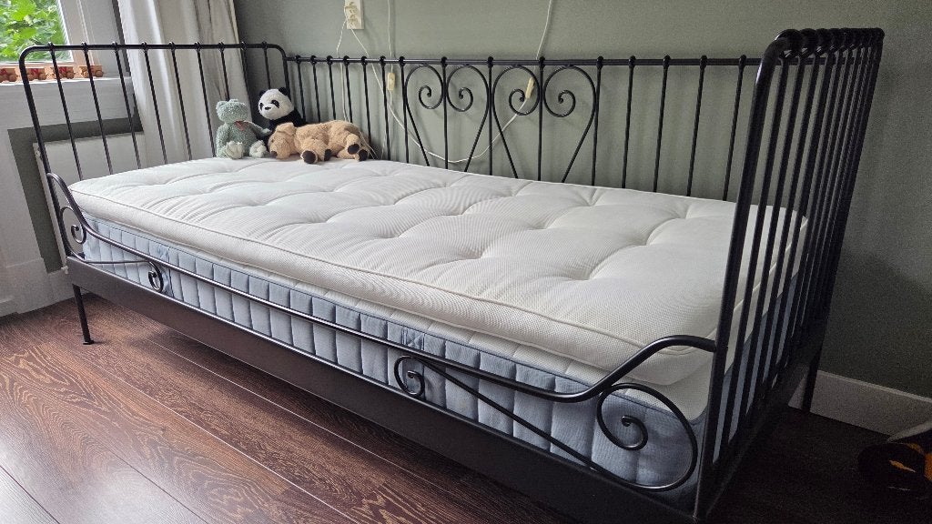 IKEA bed zwart metaal incl lattenbodem en nieuwe matras, 85 tot 100 cm, Zo goed als nieuw, 180 cm of meer, Ophalen