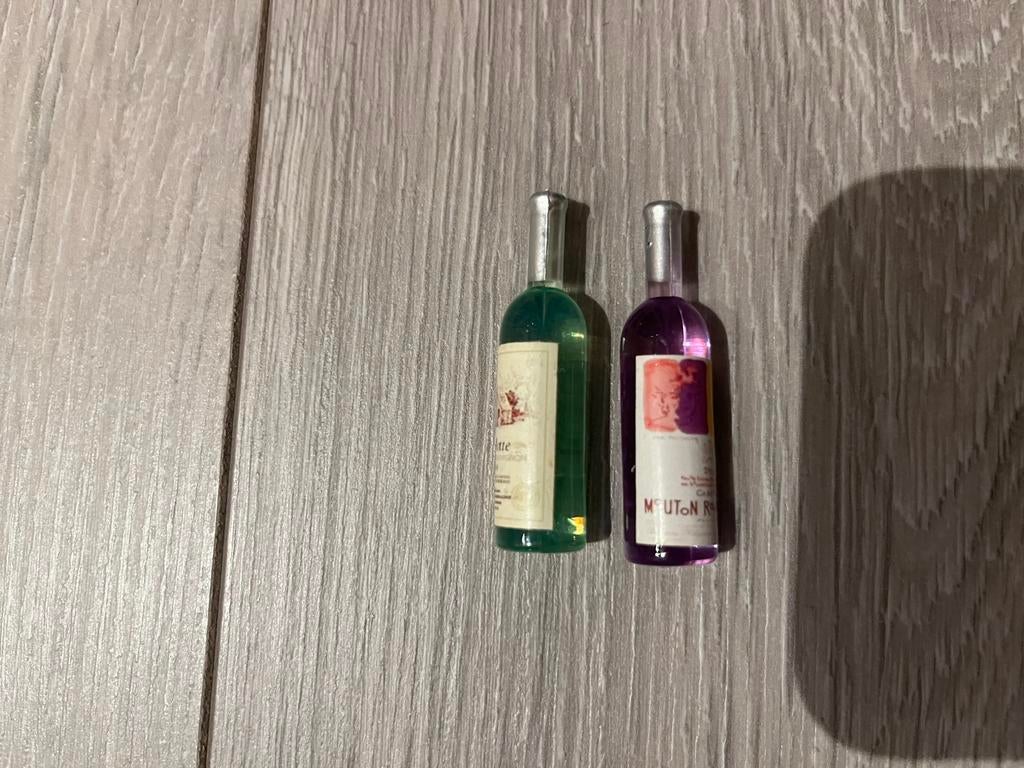 Flesjes wijn voor bij maileg inclusief verzendkosten, Verzamelen, Poppenhuizen en Toebehoren, Ophalen of Verzenden, Zo goed als nieuw