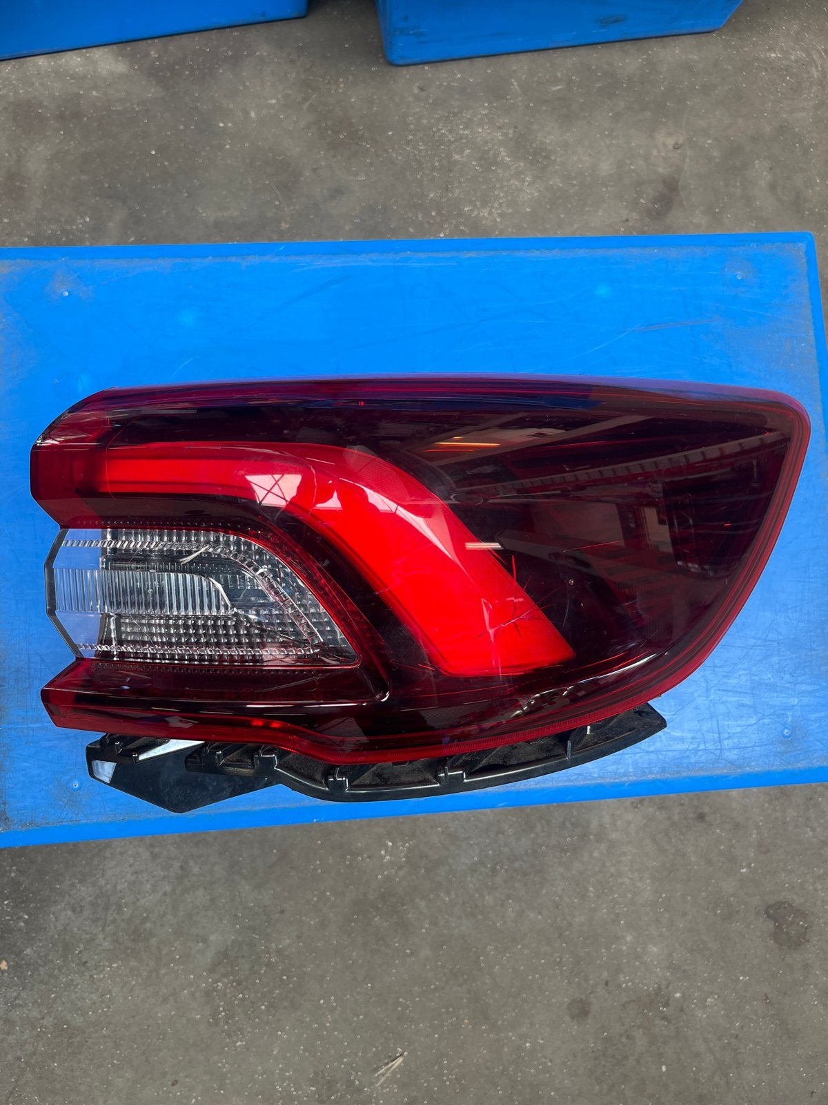 Rechter achterlicht Ford Kuga 2025 - Nieuwstaat, Ophalen of Verzenden, Gebruikt, Ford