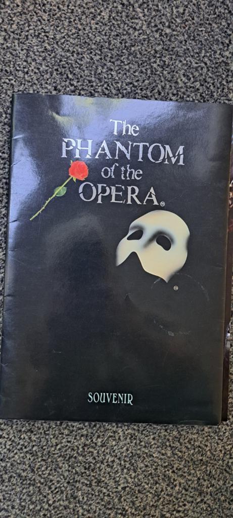 Souvenirboek The Phantom of the Opera - 2 boeken in 1, Boeken, Ophalen of Verzenden, Zo goed als nieuw, Artiest, Onbekend