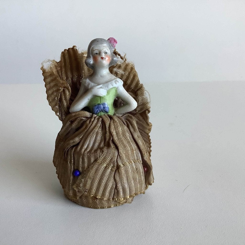 Antiek half doll Speldenkussentje, Ophalen of Verzenden
