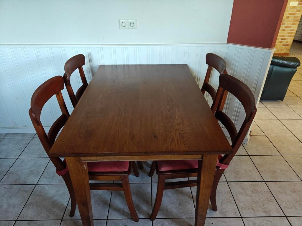 Tafel met 4 stoelen, Ophalen