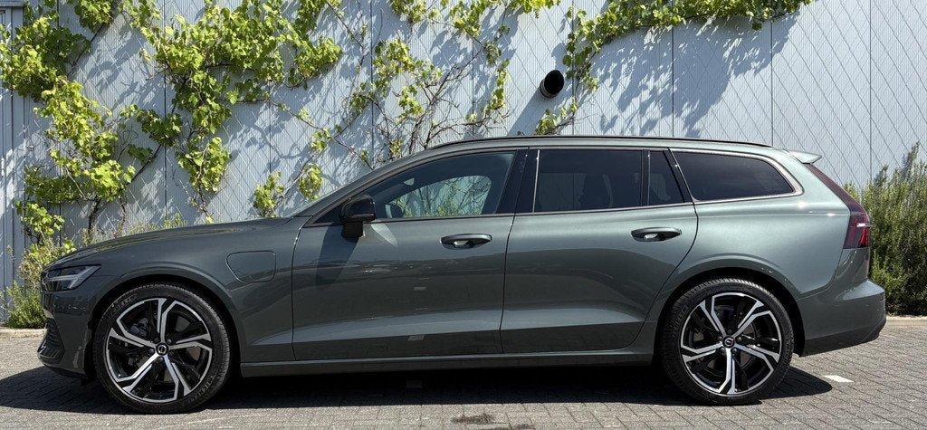 Volvo V60 2.0 T6 Plug-in hybrid AWD Essential | Adaptieve Cr, Auto's, Volvo, Automaat, 12 maanden, Euro 6, 180 min