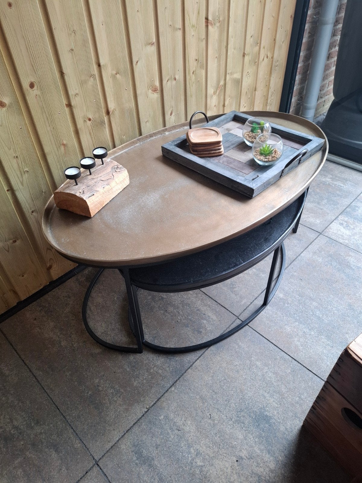 Mooi setje van twee salontafeltjes, goud en zwart, 50 tot 100 cm, Rond, Minder dan 50 cm, 50 tot 100 cm