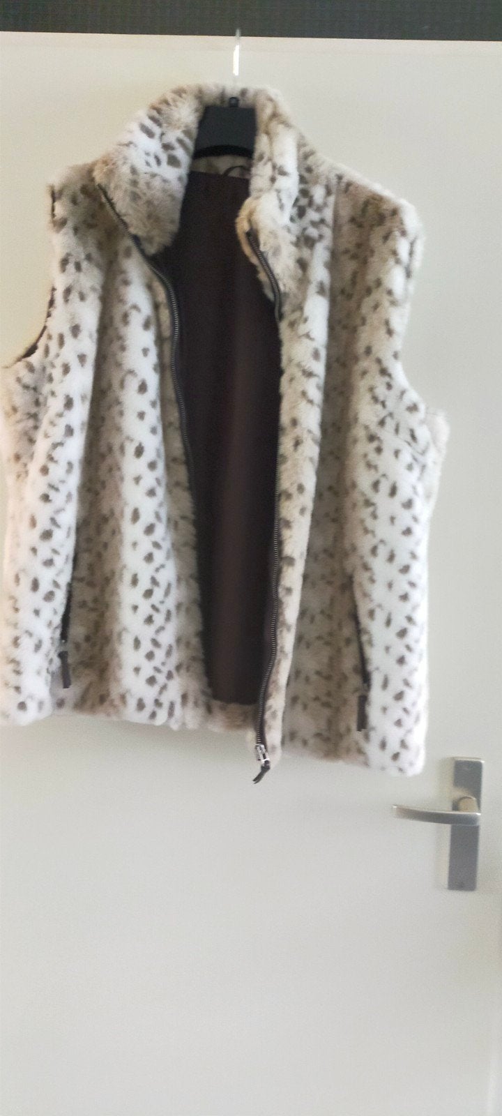 Lekkere warme gevoerde nepbont bodywarmer, maat 44/46, Ophalen of Verzenden, Zo goed als nieuw, Maat 42/44 (L), Beige
