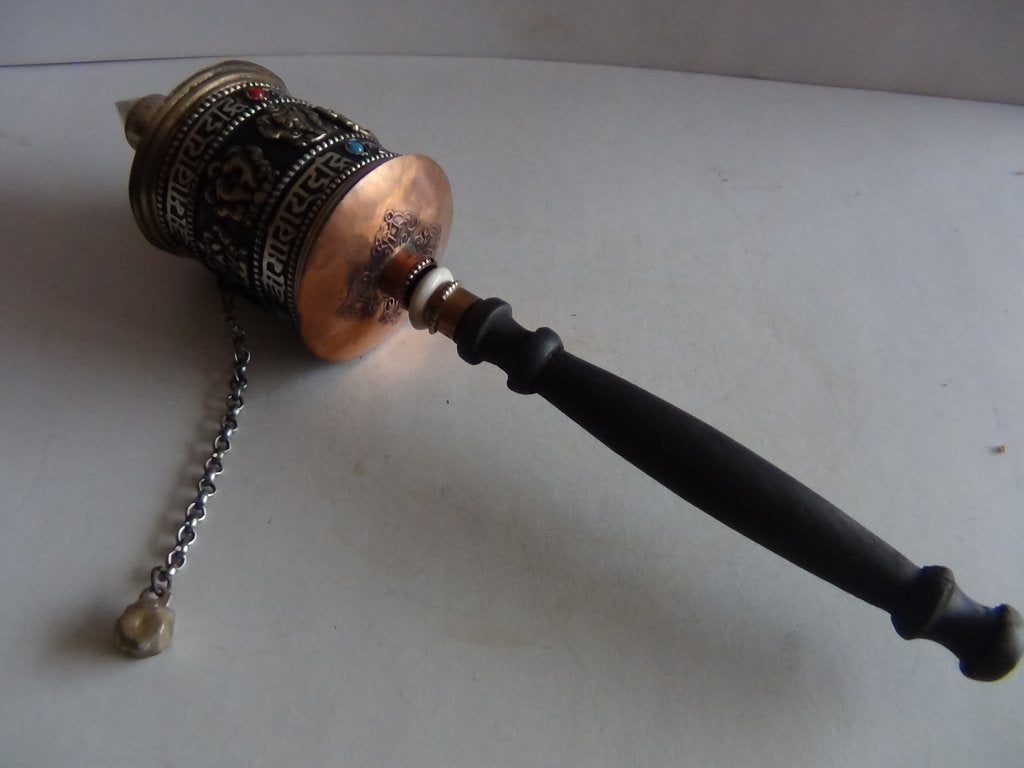 Tibetaanse gebedsmolen religie Boedisme lengte 26 cm L7b, Verzenden, Gebruikt, Overige typen, Boeddhisme