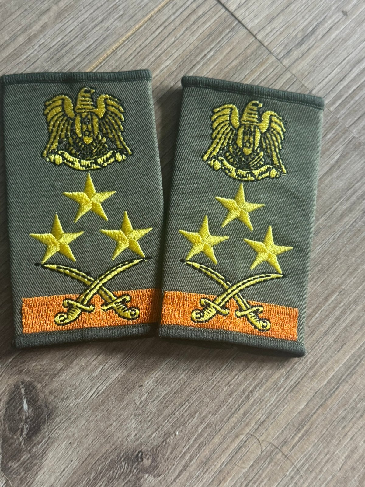 Generaal rangen syrië 2005, Verzamelen, Militaria | Algemeen, Ophalen of Verzenden, Landmacht, Embleem of Badge
