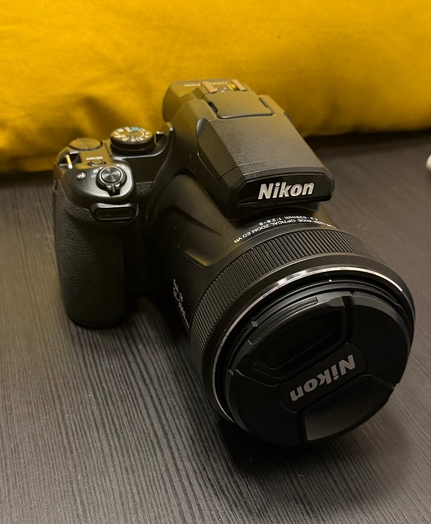 Nikon Coolpix P1100 Camera met extra accu -Zo goed als nieuw, Audio, Tv en Foto, Fotocamera's Digitaal, Ophalen, Lensdop, 16 megapixels