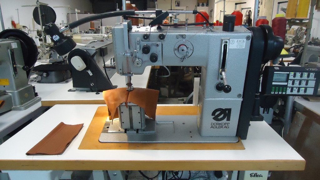Industrie Durkopp Adler Zuilnaaimachine 2 Naalds 3 voudigtrs, Overige merken, Gebruikt, Ophalen of Verzenden, Naaimachine